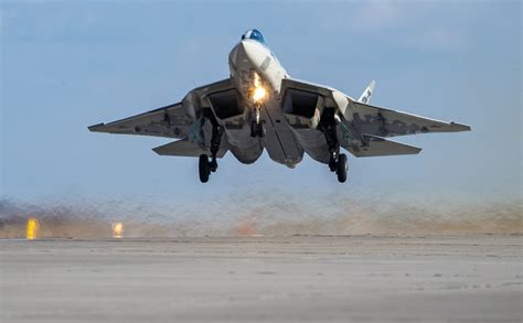 Источник: Су-57 начал летные испытания с демонстраторами малогабаритной ...