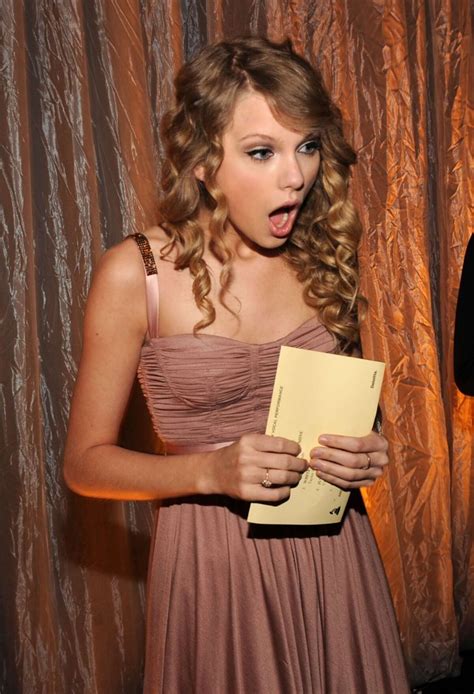 Taylor Swift meets her teen doppelganger