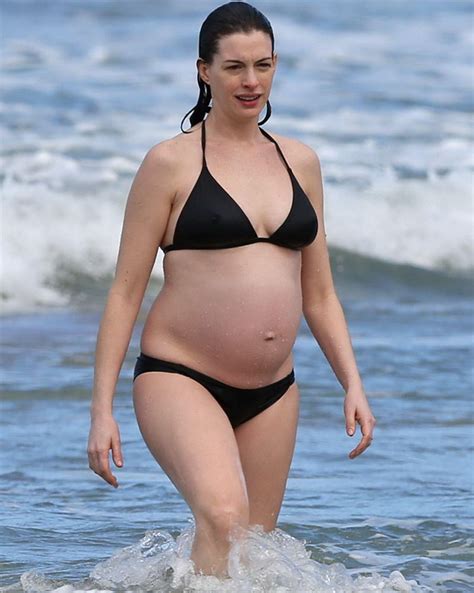 Anne Hathaway Pregnant : r/PregCelebs