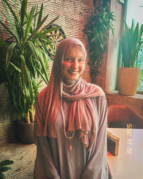 Alina Brown | Open yourself up to making new friends and deepening relationships with the