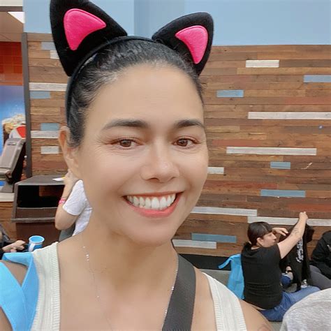 Dana Vespoli on Twitter: "That one time I attended CatCon so I could