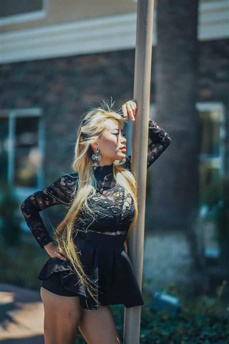 Raina Huang | Fashion, Style, Asian woman