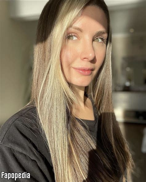 Lauren Southern Nude Leaks - Photo #3137001 - Fapopedia