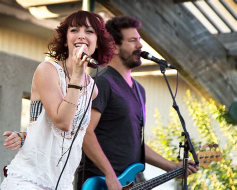 Sister Sparrow and the Dirty Birds