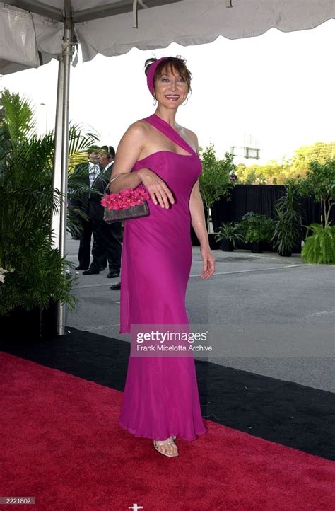 Pam Tillis's feet