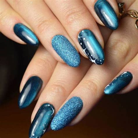 30 Cat Eye Nails Designs For an Ultra Chic Manicure