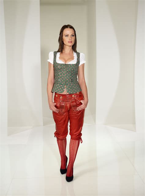 Almsach seit 1989, Trachten Stuttgart Trachtengeschäft Lederhosen Dirndl