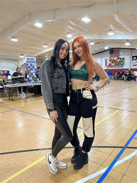 Emily Willis and Ember Snow : r/barelegs