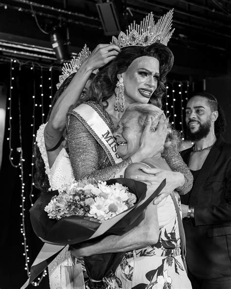401.017+ Fotos y Imágenes de Hombres+gay+con+pollas+gigantes Gratis