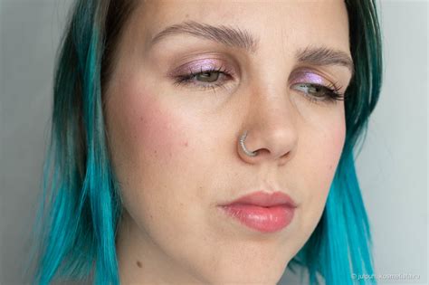 Обожаю! Румяна Catrice Cheek Lover Marbled Blush в оттенке 010 Dahlia ...
