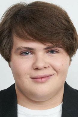 Универ. Молодые (сериал, 2025, 2 сезона) — Фильм.ру