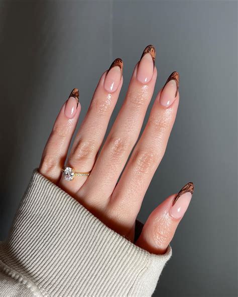 50 French Tip Nails All Tastes and Colors That Are on Trend Right Now