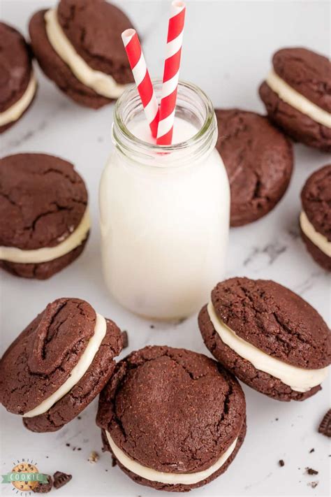 EASY HOMEMADE OREO COOKIES - Family Cookie Recipes