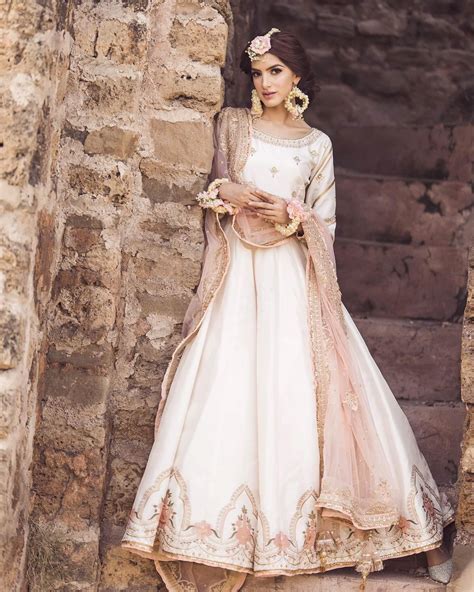 Latest Wedding Formal Maxis Long Tail Dresses Designs (43) - StylesGap.com