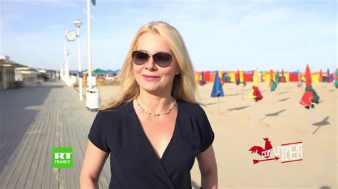 Daria Davidova á Deauville. RT France - YouTube