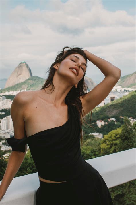 Inside Camila Morrone’s Brazilian-Inspired Glam for the Carolina