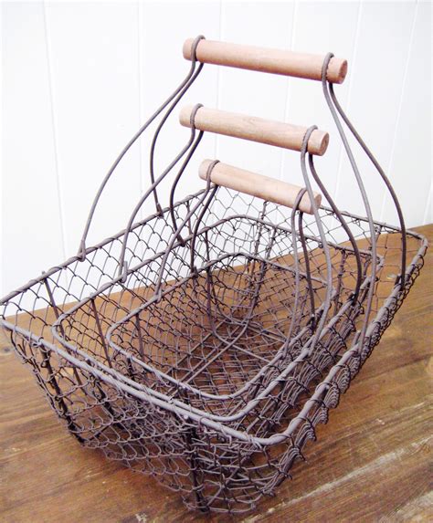 Wire Baskets - love these, great for lots of things from kitchen storage to flower and bulb ...