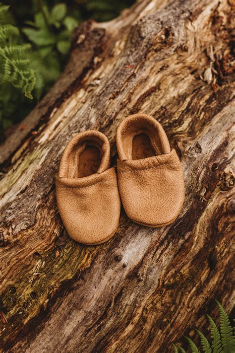 Gender-neutral styles will soon evolve the pixie haircut for guys 11