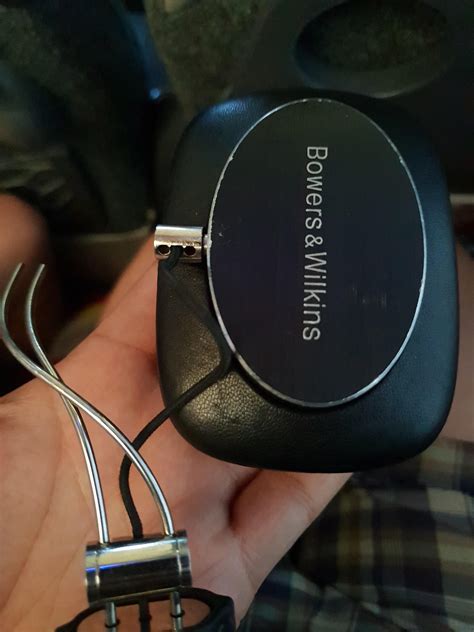 Help! Bowers & Wilkins P7 Wireless Broken. Anyone know how I Could fix ...