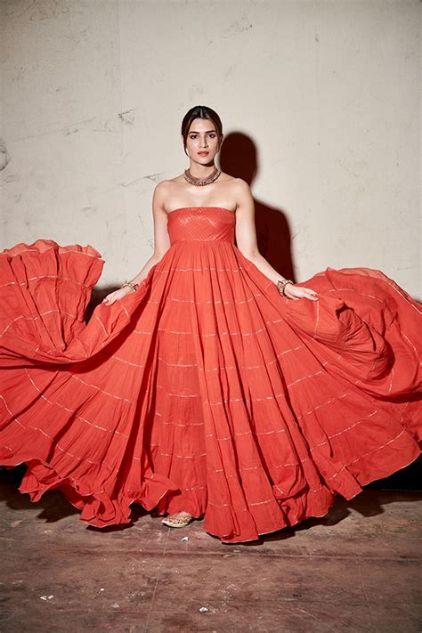 Panipat Movie Promotion ft. Kriti Sanon on Behance