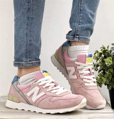 Женские кроссовки New Balance (Нью Баланс) 996 розовые Роза