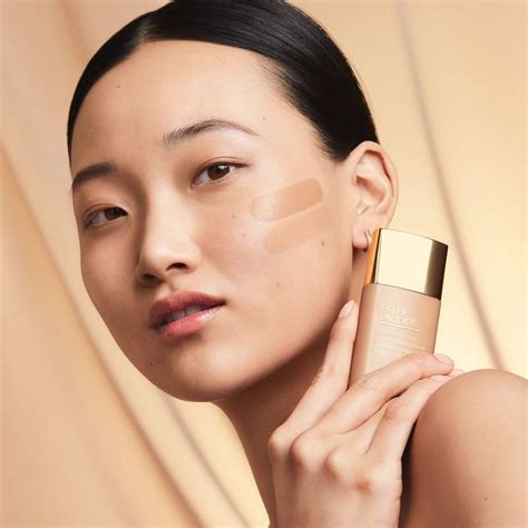 Double Wear Sheer Longwear SPF20