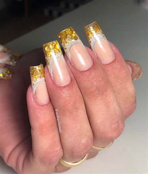 Francesinha Reversa Com Glitter - Unhas francesa reversa | Unhas francesinhas com glitter, Unhas, Unha ...