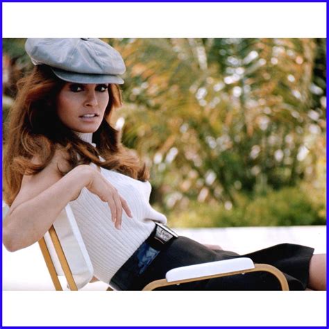 Magic Mac: Hat: Raquel Welch