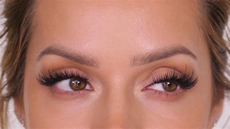 eyelash curler  kim kardashian   kate ogilvy blog
