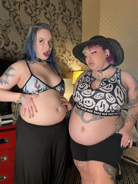 vore-acious on Twitter: "Caught mirin with @reiinabae https://t.co