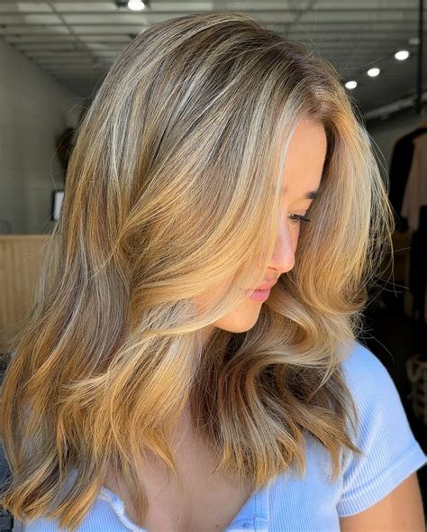 Expect different types of curtain bangs to dominate the fall 5