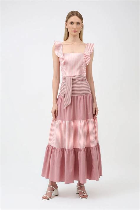 Pin de elena em Тенсель платье | Vestidos de baile rosa, Vestido ...