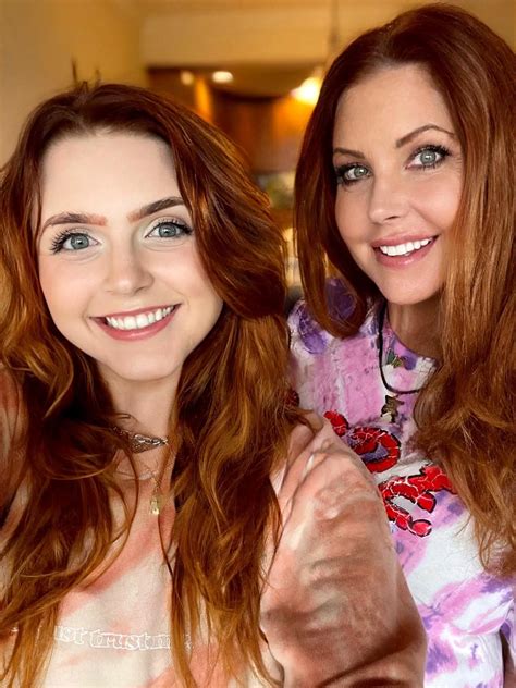 Time for vacation with my beautiful mom!! 🥰 u/mrsrobinsonxo | Scrolller