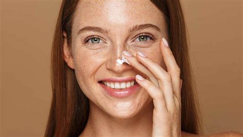 water based moisturizer  key   day hydration  secret blush