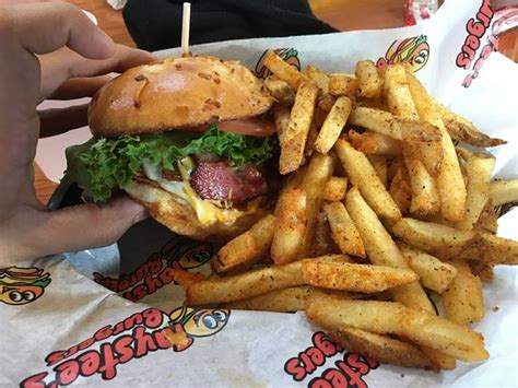 TAYSTEE'S BURGERS, Dearborn - Updated 2023 Restaurant Reviews, Menu ...