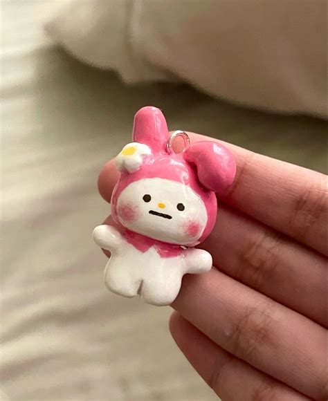 My melody 💗🖤 | Clay art projects, Cute clay, Clay diy projects