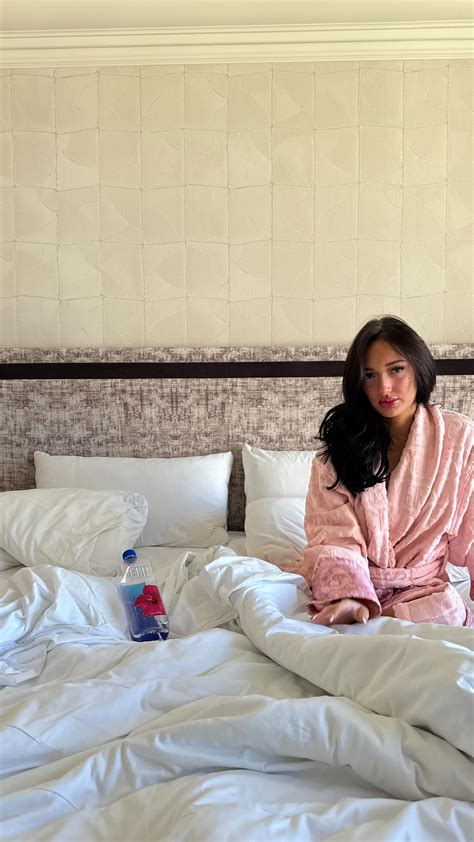 RHEGAN ♱ ♱ | Help me pick out a @gymshark outfit for the gym 🦈 obsessed