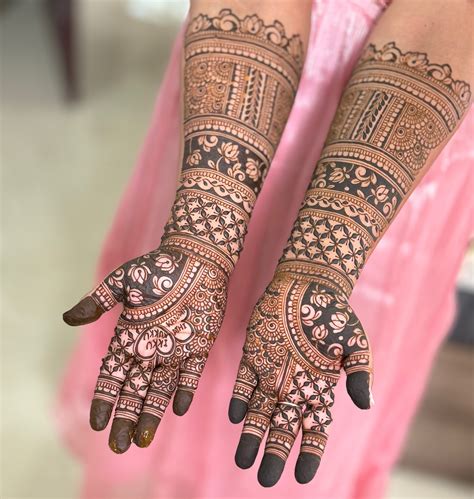 Instagram photo by H E N N I Q A • Aug 17, 2024 at 10:47 PM