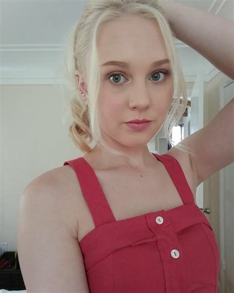 Lily Rader Art Collection Photo (4400) | #4575135017