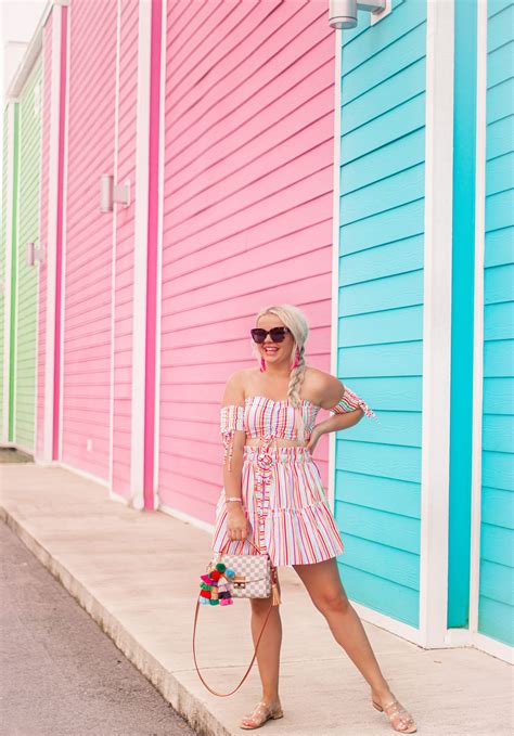 Tourists are debating the best clubs in destin fl for live music 4