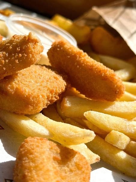 Снэки в нашем меню: ️Сырные палочки ️Наггетсы ️Картофель фри ️Картофель ...