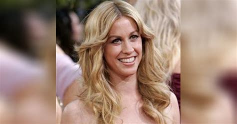 Alanis Morissette struggles with breastfeeding while going through ...