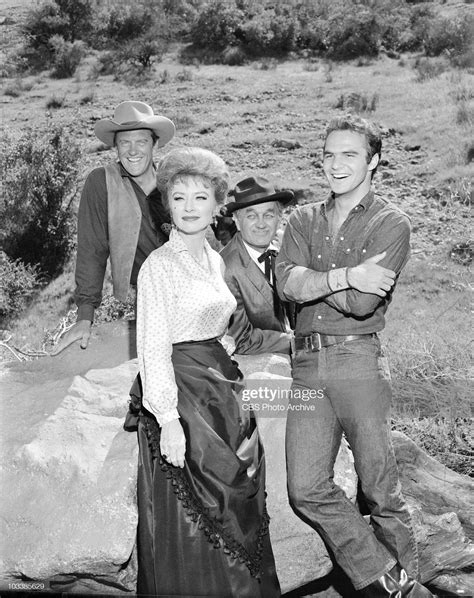 James Arness, Amanda Blake, Milburn Stone, Burt Reynolds in episode