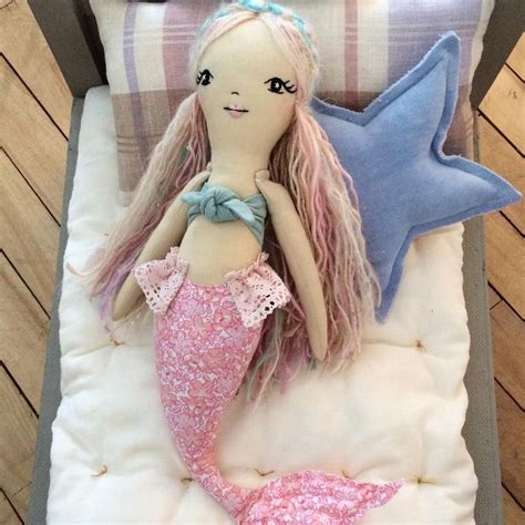 Working on these mermaids I'll have four or five finally for tomorrow ...