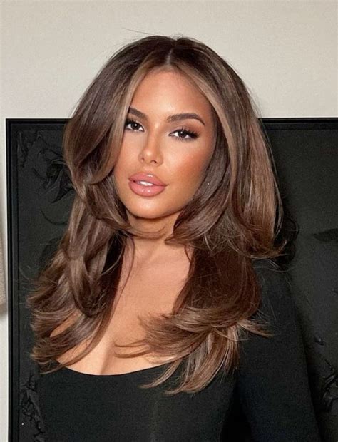 Stylists surprised by the popularity of honey highlights this year 10