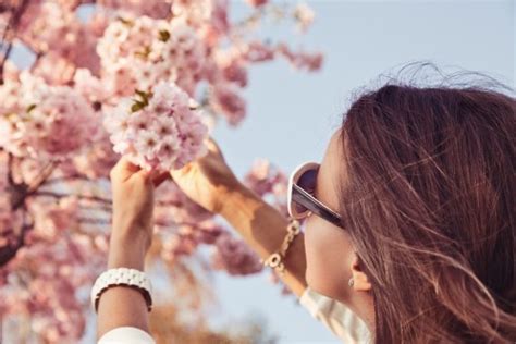 Цветно списание за жената | Rozali.com