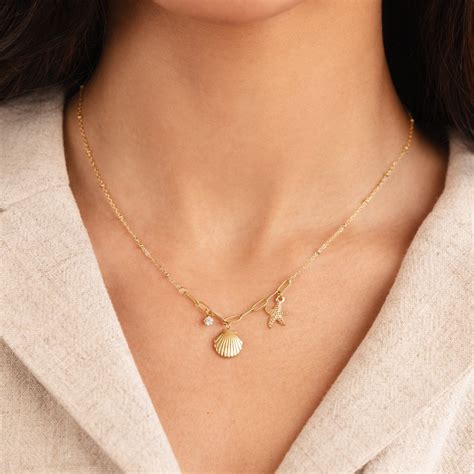 Golden Seashell & Starfish Necklace – WAKESECTION