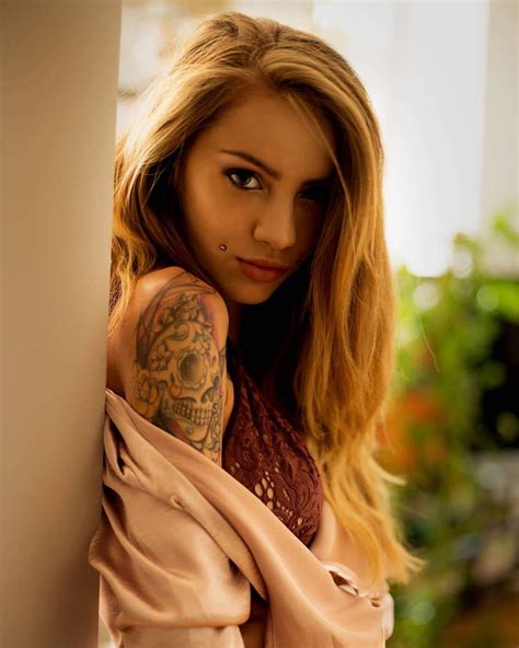 Prof. Anya Petrova | Wiki | Hogwarts Role Play Amino