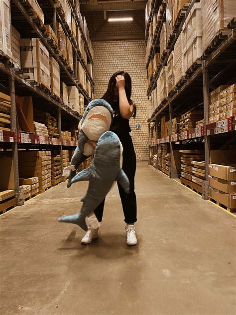 та самая акула из ikea которая не кусается