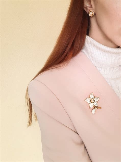Винтажная брошь «Цветок» от Swarovski